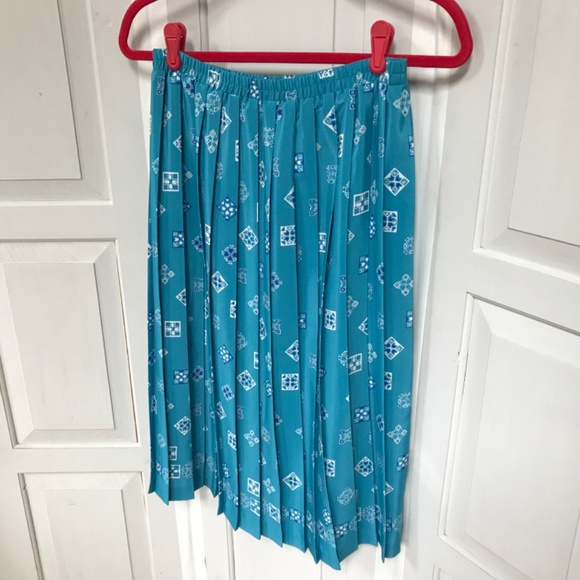 Leslie Fay Vintage Blue Bandana Print Pleated Skirt - Picture 7 of 15
